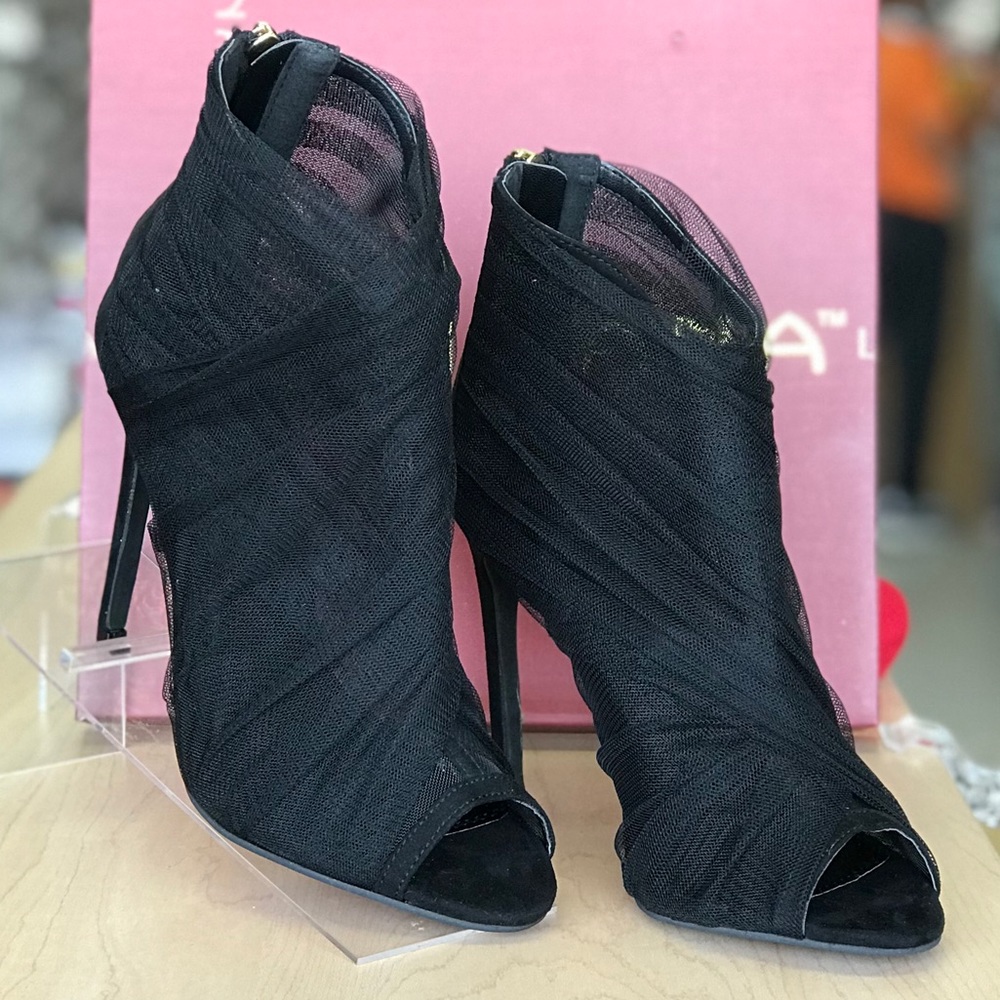 Liliana Black Heels - Picture 3 of 3